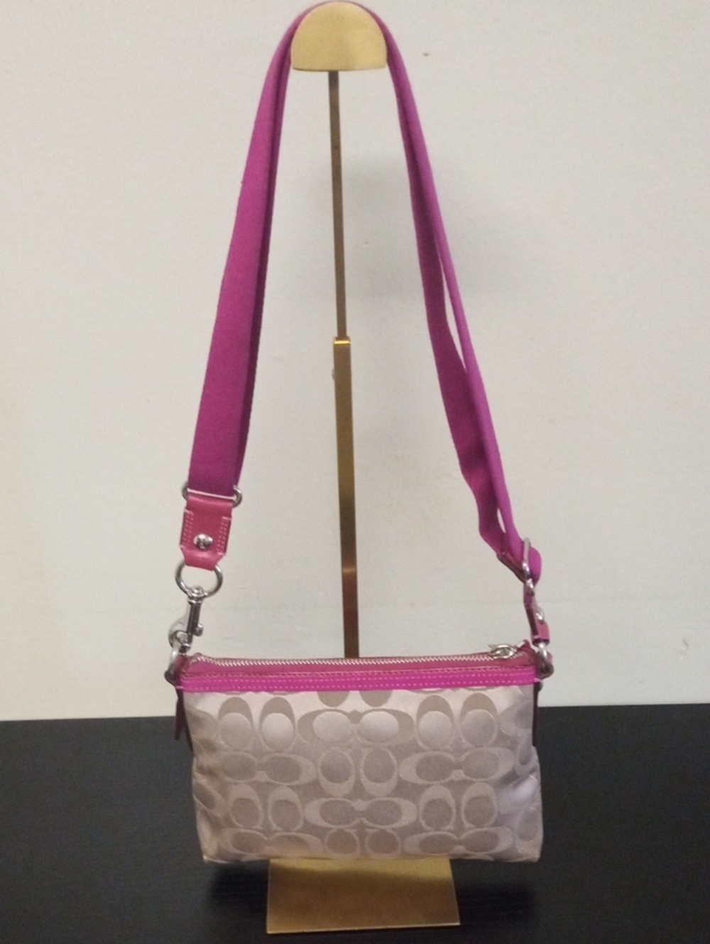 Coach Poppy Crossbody EUC - Picture 9 of 13